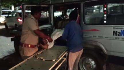 छोटी सरवन: रावत पाड़ा गांव में ककड़ी के खेतों में पानी पिलाते समय दो बच्चों के पिता को लगा करंट, हुई मौत, शव मोर्चरी में रखा गया