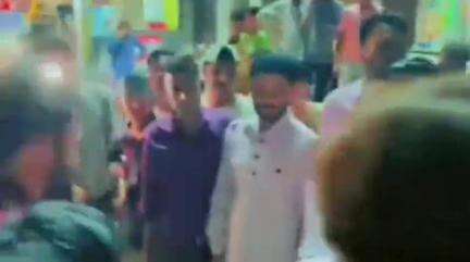 इछावर: इछावर में मुस्लिम युवाओं ने आतंकवाद का पुतला फूंका, नारेबाजी कर जताया आक्रोश