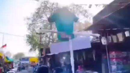 नैनवां: देई कस्बे में हिंदू संगठनों ने आतंकवाद का पुतला जलाकर किया विरोध प्रदर्शन