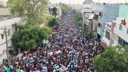 ஸ்ரீரங்கம்: ஸ்ரீரங்கம் ரங்கநாதர் கோவில் சித்திரை தேரோட்டம் வெகு விமர்சையாக நடைபெற்றது