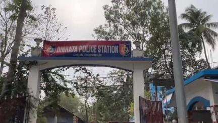 দিনহাটা ১: বোর্ডিং পাড়া মসজিদ মাঠে দুই ব্যক্তিকে বেআইনী আগ্নেয়াস্ত্র সহ গ্রেফতার করল দিনহাটা থানার পুলিশ
