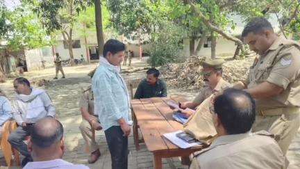 इटवा: थानाध्यक्ष की मौजूदगी में त्रिलोकपुर थाने में थाना समाधान दिवस का हुआ आयोजन, सुनी गई लोगों की फरियाद