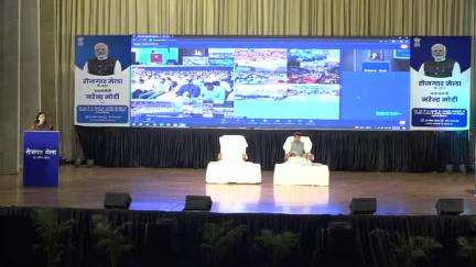 दीन दयाल उपाध्याय आडिटोरियम, रायपुर में  दिनांक 26.04.2025 को आयोजित रोजगार मेले में मुख्य अतिथि श्री तोखन साहू केंद्रीय राज्य मंत्री (आवासन एवं शहरी विकास) की गरिमामयी उपस्थिति में 90 अभ्यर्थियों को नियुक्ति पत्र प्रदान किया गया#RozgarMela