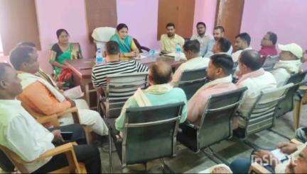 पांडू: पांडु में मनरेगा योजना की समीक्षा बैठक