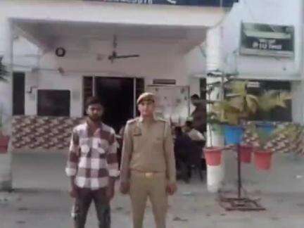 नौगावां सादात: नौगांवा पुलिस ने बीलना चौराहे से प्रधानमंत्री व गृहमंत्री के फोटो पर आपत्तिजनक टिप्पणी करने वाले आरोपी को किया गिरफ्तार