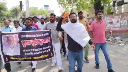 हिसार: हिसार डंपिंग स्टेशन पर कर्मचारी की मौत, परिवार को 11 लाख की मदद का आश्वासन, पोस्टमार्टम के बाद धरना खत्म