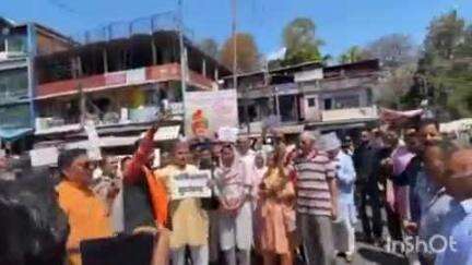 पंचरुखी: पेंशनर्स वेलफेयर एसोसिएशन पंचरुखी ने पहलगाम में हुए नरसंहार को लेकर निकाली आक्रोश रैली
