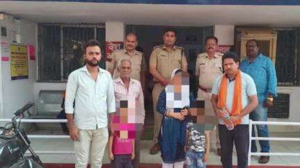 सागर नगर: गोपालगंज पुलिस ने कंट्रोल रूम और स्मार्ट सिटी के सीसीटीवी कैमरों की मदद से गुम हुए दो बच्चों को सकुशल ढूँढ़ निकाला