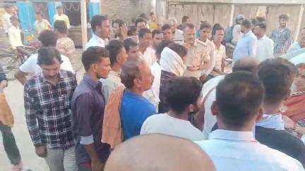 गोविंदपुर: गोविंदपुर दरमनिया बाजार में तेज रफ्तार बाइक चालक ने एक व्यक्ति को मारी जोरदार धक्का, सदर अस्पताल किया रेफर