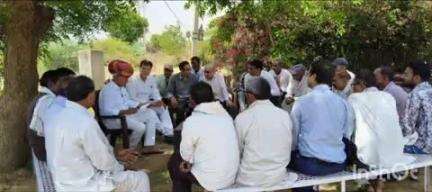 उनियारा: विधायक राजेंद्र गुर्जर ने नियमित जनसुनवाई में लोगों की समस्याएं सुनीं