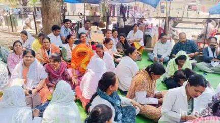जैतहरी: CHC जैतहरी में संविदा स्वास्थ्य कर्मचारियों का अनशन 5वें दिन भी रहा जारी