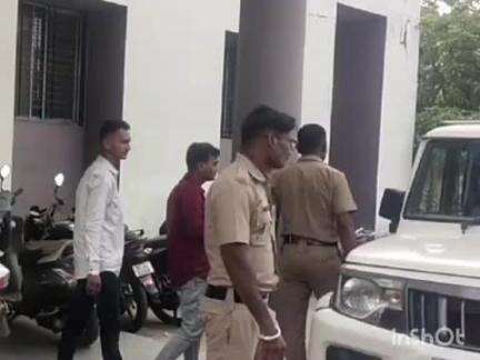 चिमूर: वाद सोडवायला गेलेल्या पोलिसांवर दारुड्यांचा हल्ला भिशी येथील घटना