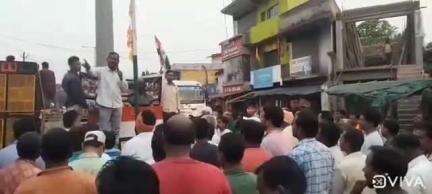 चांडिल: पहलगाम में आतंकी हमले में शहीद हुए सैलानियों को चौका मोड़ पर श्रद्धांजलि दी गई