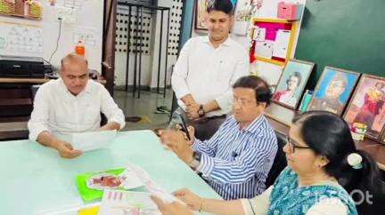गिर्वा: जिले के संयुक्त शासन सचिव गोयल ने विभिन्न छात्रावासों का किया निरीक्षण