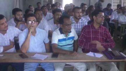 মানকাচৰ: হাটশিঙিমাৰীত ৩৫৭ গৰাকী নতুন বি.এল.অ'ক (BLO) জিলা নিৰ্বাচনী বিষয়াৰ দ্বাৰা প্ৰশিক্ষণ