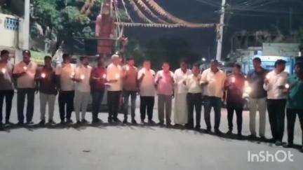 ఇల్లంతకుంట: జమ్మూ కాశ్మీర్ లో ఉగ్రవాదుల దాడిలో మృతి చెందిన వారికి,హిందూ ఐక్య సంఘాల ఆధ్వర్యంలో కొవ్వతుల ర్యాలీ