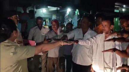 बहोरीबंद: सिहुडी गांव को नशा मुक्त बनाने के लिए बाकल पुलिस ने ग्रामीणों को शपथ दिलाई