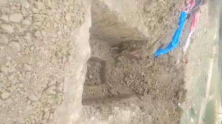 चाईबासा: नबरकीमारा गांव के बुतूसाईं टोला में न्यायालय के आदेश पर कब्र से निकाली गई महिला की लाश, पुलिस जांच कर रही है