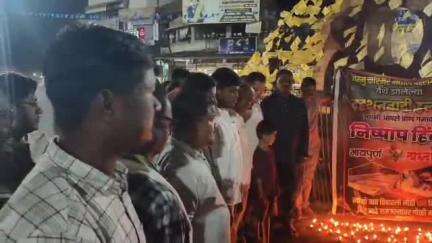 अहेरी: पहलगाम येथे झालेल्या आतंकवादी हल्ल्यातील मृतांना आलापल्ली येथे मुख्य चौकात आदरांजली