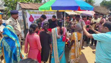 মানবাজার ২: বোরো থানার সহযোগিতায় করা হলো জলসত্র, 
উপস্থিত SDPO,OC