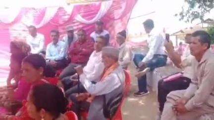 बाराकोट: विधिक सेवा प्राधिकरण के तत्वावधान में बाराकोट ब्लाक के तडाग गांव में साक्षरता शिविर का आयोजन किया गया