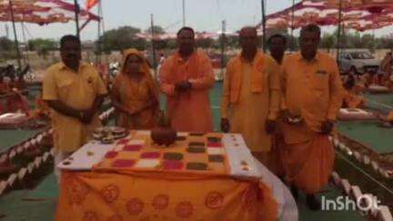 गनाेड़ा: चिड़ियावासा में गायत्री शक्तिपीठ हरिद्वार द्वारा आयोजित धार्मिक कार्यक्रम में 101 लोगों ने गुरु दीक्षा ली
