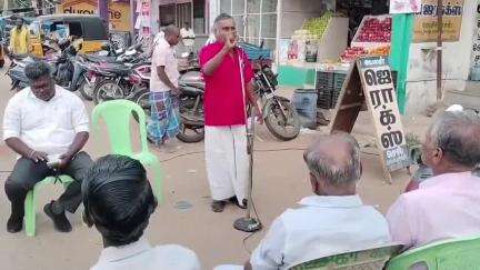 ஆண்டிப்பட்டி: ஆண்டிபட்டி தெப்பம்பட்டி சாலைபிரிவில் ராஜதானி சார்பு ஆய்வாளரை கண்டித்து இந்திய கம்யூனிஸ்ட் கட்சி சார்பில் தெருமுனை பிரச்சாரம்