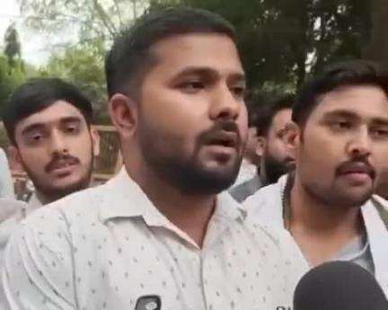 चीनोर: दतिया सीएमएचओ के बयान का ग्वालियर में ब्राह्मण समाज ने किया विरोध, एसपी ऑफिस में सौंपा ज्ञापन