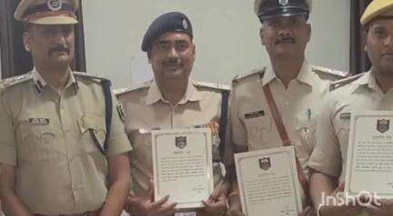 बरहट: मलयपुर थाना अध्यक्ष समेत 20 पुलिस पदाधिकारियों को डीआईजी ने किया सम्मानित