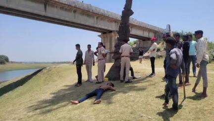 आनंदपुरी: अनास नदी में कूदे युवक की मछुआरों ने बचाई जान, रूमाल पर लिखा नाम-मोबाइल नंबर