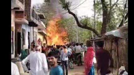 रेवाड़ी: रेवाड़ी जिले के बावल क्षेत्र के गांव मंगलेश्वर में ईंधन में लगी आग