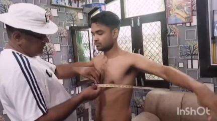 पुलिस भर्ती की तैयारी करने वाले युवा का प्री मेडिकल करते तेजवीर सिंह अलुना