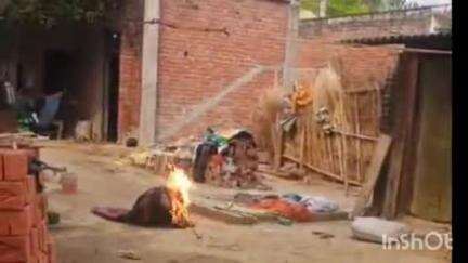 सलोन: पूरे मुल्ही गौवा बाजार स्थित एक घर में अचानक गैस सिलेंडर में लगी आग, फायर ब्रिगेड ने आग पर पाया काबू