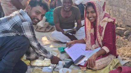 अंजड़: अंजड क्षेत्र के राशन दुकान विक्रेता 30 अप्रैल तक सभी राशन कार्ड धारकों की ई-केवाईसी करवाने में जुटे
