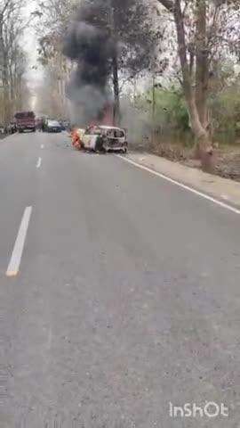 हल्द्वानी: हल्द्वानी के चोरगलिया मार्ग में दो गाड़ियों की तेज भिड़ंत, दोनों गाड़ियों में लगी भीषण आग, एक व्यक्ति की मौके पर हुई मौत