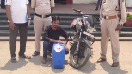 बसना: बसना पुलिस ने 8 किलो 800 ग्राम गांजा के साथ एक आरोपी को नारकोटिक एक्ट के तहत किया गिरफ्तार