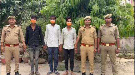 संडीला: संडीला पुलिस ने 3 शातिर चोरों को चोरी के आभूषण, मोटरसाइकिल, नगदी व अवैध तमंचे के साथ किया गिरफ्तार