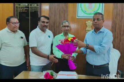 नव पदस्थ कलेक्टर डॉ.संजय कन्नौजे से चेंबर ऑफ कॉमर्स के पदाधिकारियों ने की भेंट,विभिन्न मुद्दों पर की चर्चा