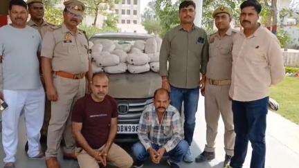 चुनार: बेलखेरा हाईवे के पास चैकिंग के दौरान लग्जरी गाड़ी से बरामद हुआ ₹15 लाख का अवैध गांजा, दो तस्कर गिरफ्तार
