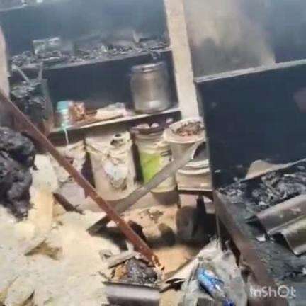 పరిగి: చాకల్ పల్లి గ్రామంలో ఒక ఇంట్లో చెలరేగిన మంటలు, తప్పిన పెను ప్రమాదం