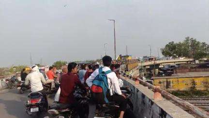 राठ रोड उरई पुल के नीचे एक महिला की रेल दुर्घटना से हुई मौत