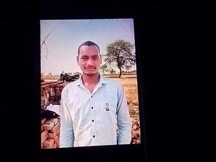 22 sal ka ladka lapta ho gaya hai mile to diya gaya number par9770015846 call kare