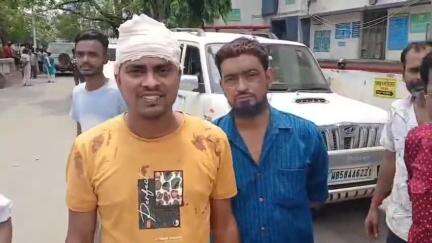 বেলডাঙা ১: দুষ্কৃতী হামলায় রক্তাক্ত তৃণমূল কর্মী,  গ্রেফতার এক 
উত্তেজনা বেলডাঙ্গার মাঠপাড়া এলাকায়