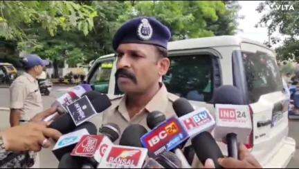 बड़नगर: गाँव सुवासा में पानी की टंकी के समीप से पुलिस ने एक आरोपी को 16 क्वार्टर देसी शराब के साथ किया गिरफ्तार