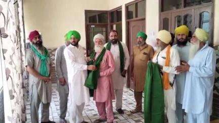 ਸਰਦੂਲਗੜ੍ਹ: ਪਿੰਡ ਨੰਗਲ ਕਲਾਂ ਤੋਂ ਵੱਡੀ ਗਿਣਤੀ ਵਿੱਚ ਵੱਖ-ਵੱਖ ਜਥੇਬੰਦੀਆਂ ਨੂੰ ਛੱਡ ਬੀਕੇਯੂ ਡਕੌਂਦਾ ਵਿੱਚ ਨਗਰ ਨਿਵਾਸੀ ਹੋਏ ਸ਼ਾਮਿਲ :ਮਹਿੰਦਰ ਸਿੰਘ
