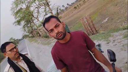 डोभी: धीरजापुल में उत्पाद विभाग की टीम ने स्पलेंडर बाइक से बियर परिवहन करते हुए एक तस्कर को गिरफ्तार किया