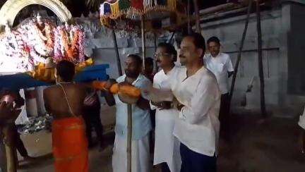 సంతనూతలపాడు: చదలవాడ రఘునాయక స్వామి 240వ వార్షికోత్సవాల్లో భాగంగా పల్లకి సేవ, పుష్పయాగం