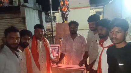 सेनगाव: कडोळी येथे पहलगाम येथील हल्ल्यात मृत्युमुखी पडलेल्या निष्पाप हिंदु नागरिकांना श्रद्धांजली अर्पण करून निषेध आंदोलन