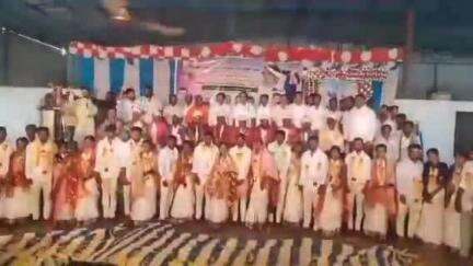 ಶೋರಾಪುರ: ನಗರದಲ್ಲಿ ಸತೀಶ್ ಜಾರಕಿಹೊಳಿ ಅಭಿಮಾನಿಗಳ ಬಳಗದ ವತಿಯಿಂದ ಸಾಮೂಹಿಕ ವಿವಾಹ ಕಾರ್ಯಕ್ರಮ ಜರುಗಿತು