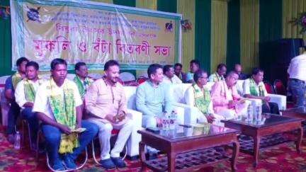 বাক্সা: নিমুৱা দক্ষিণ ডুমুৰুগুৰীত বিষুৱা উৎসৱত বিধায়ক ফণীধৰ তালুকদাৰৰ অংশগ্রহণ